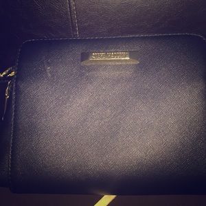 All black Steve Madden Bag